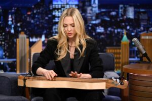 Amanda Seyfried’s Viral Joni Mitchell Cover Helps ‘California’ Streams